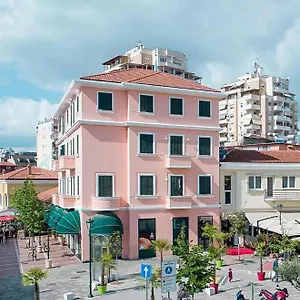 Boka 4*, Tirana Albanië