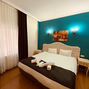 3* Hotel Adora